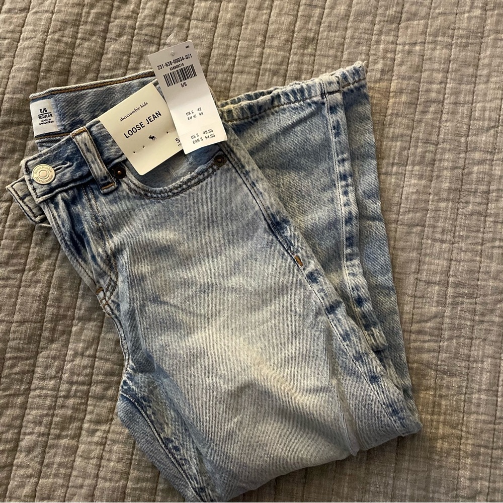 NWT Abercrombie Kids Light Blue Loose Jeans